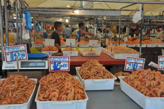 Venda de camarão no Mercado Ver-o-Peso, em Belém - PA
